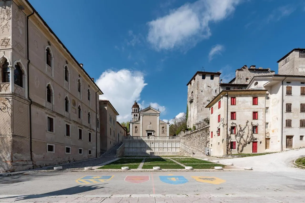 Palazzo Bovio-Esclusivo Appartamento In Centro Self Check-In Feltre 0*,  Italia